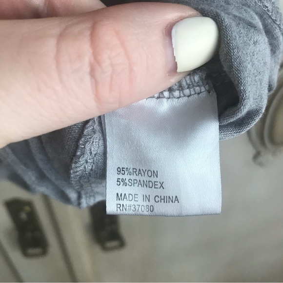 EUC Lea & Viola Ruffle Top - Picture 2 of 6